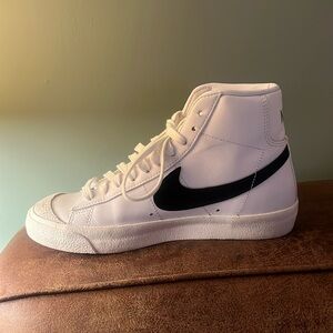 Nike hight tops, “like new” used twice.